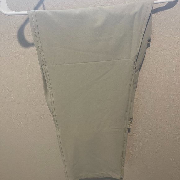Under Armour Golf Pants- Khaki - Picture 1 of 3